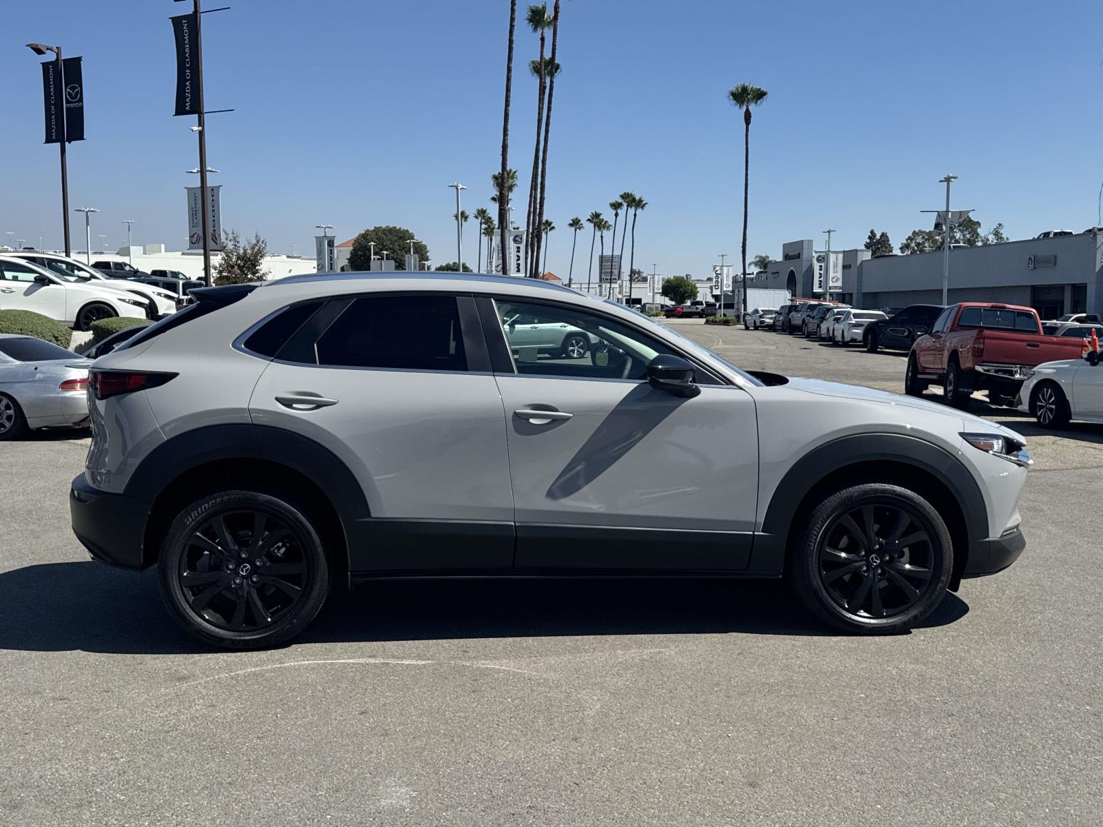 2025 Mazda CX-30 2.5 Select Sport photo 3