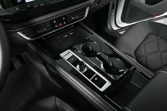 2025 Volkswagen Atlas SE Technology photo 15