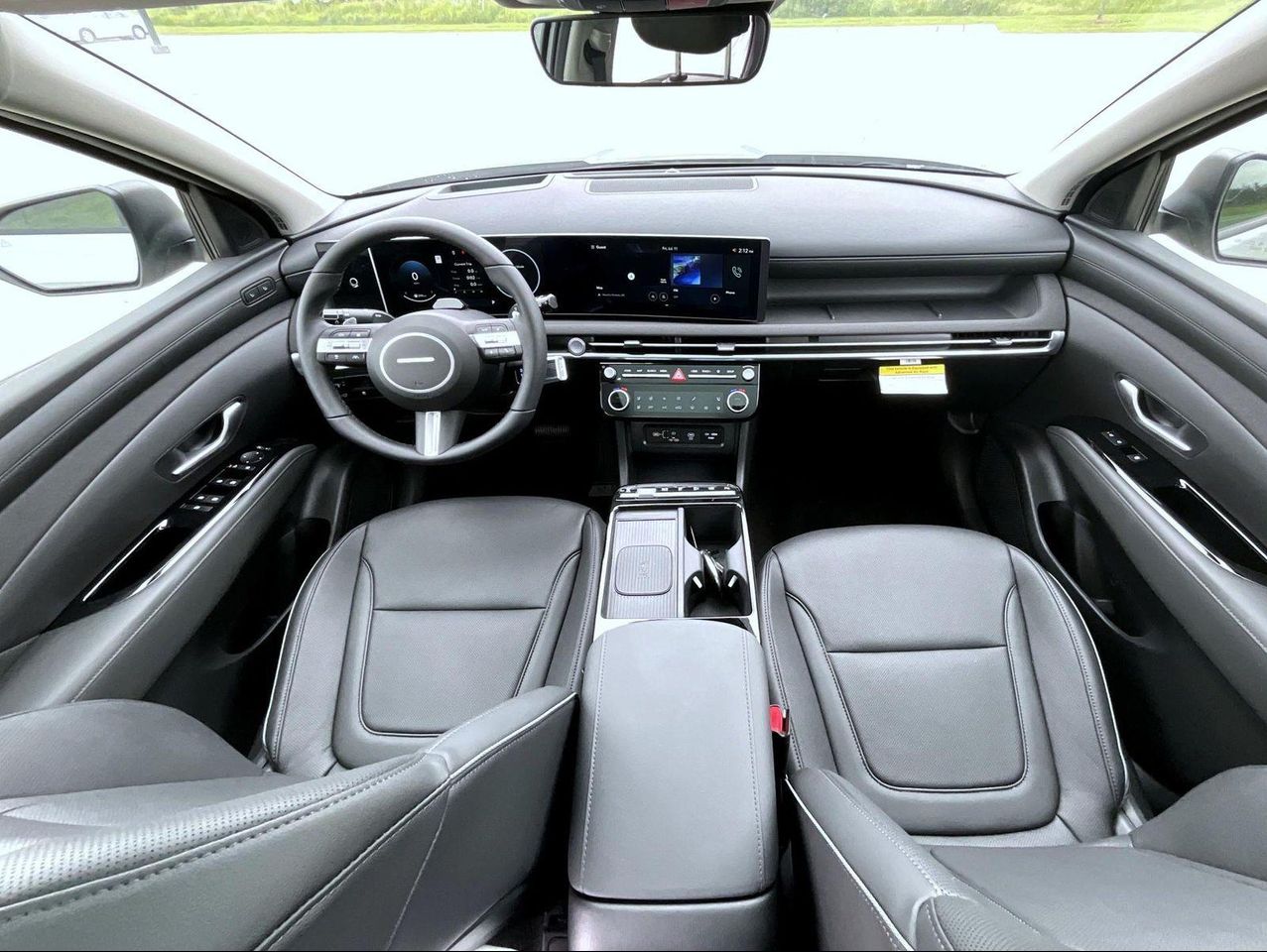 2025 Hyundai Tucson Limited photo 13