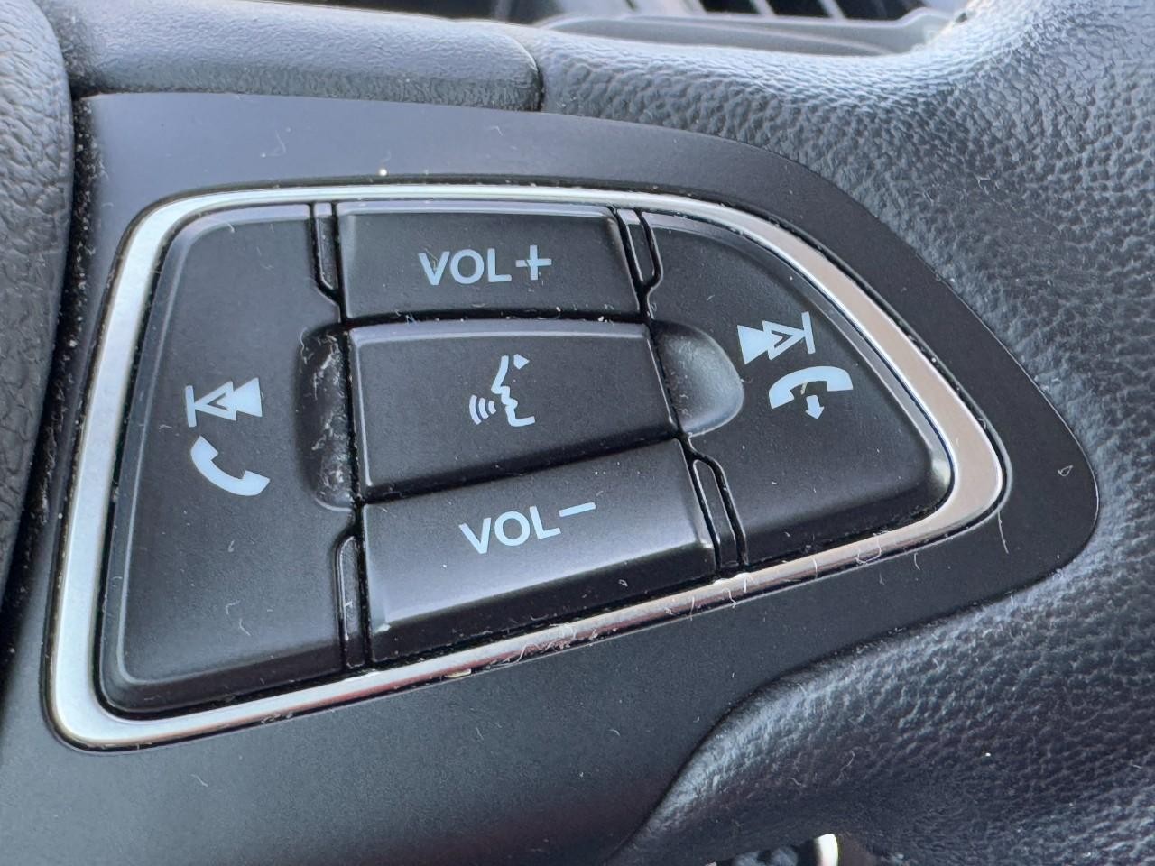 2019 Ford Escape Titanium photo 17