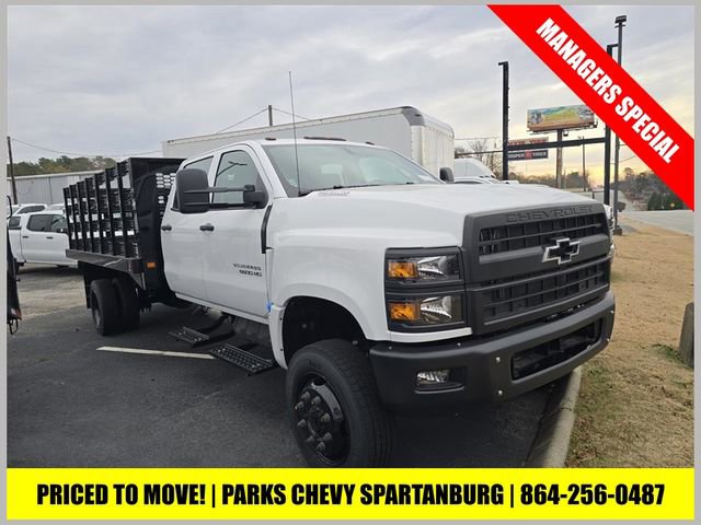 2024 Chevrolet Silverado 4500 Medium Duty Chassis Cab Work Truck's photo