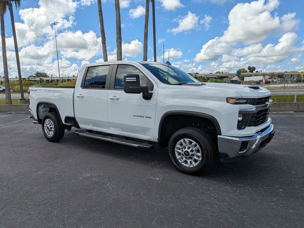 2024 Chevrolet Silverado 2500HD photo 2
