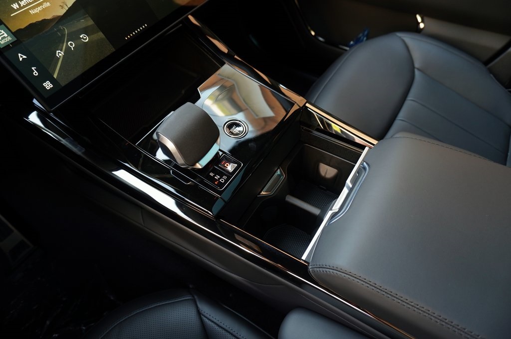 2025 Land Rover Range Rover Sport SE photo 23