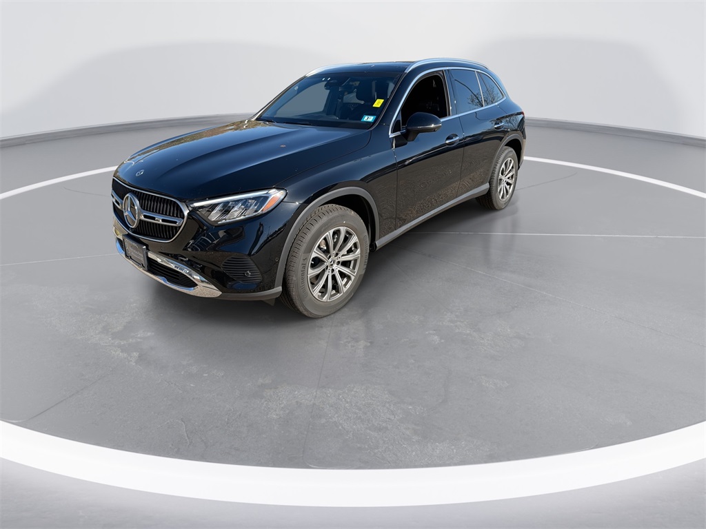 2025 Mercedes Benz GLC 300 4MATIC photo 3