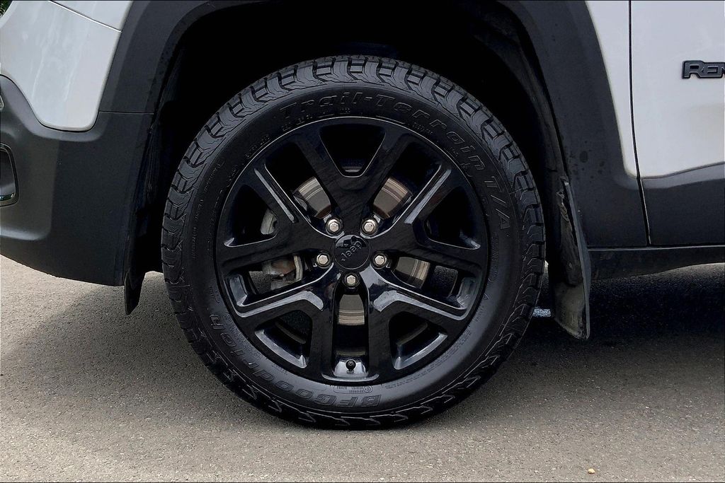 2017 Jeep Renegade Latitude North Edition photo 8