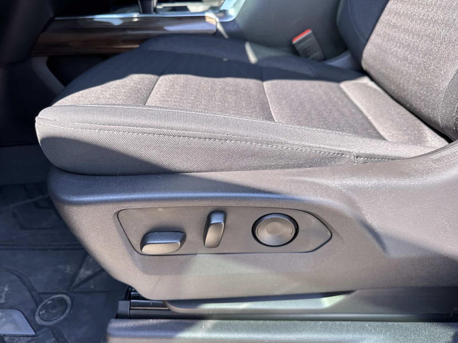 2025 Chevrolet Silverado RST photo 33