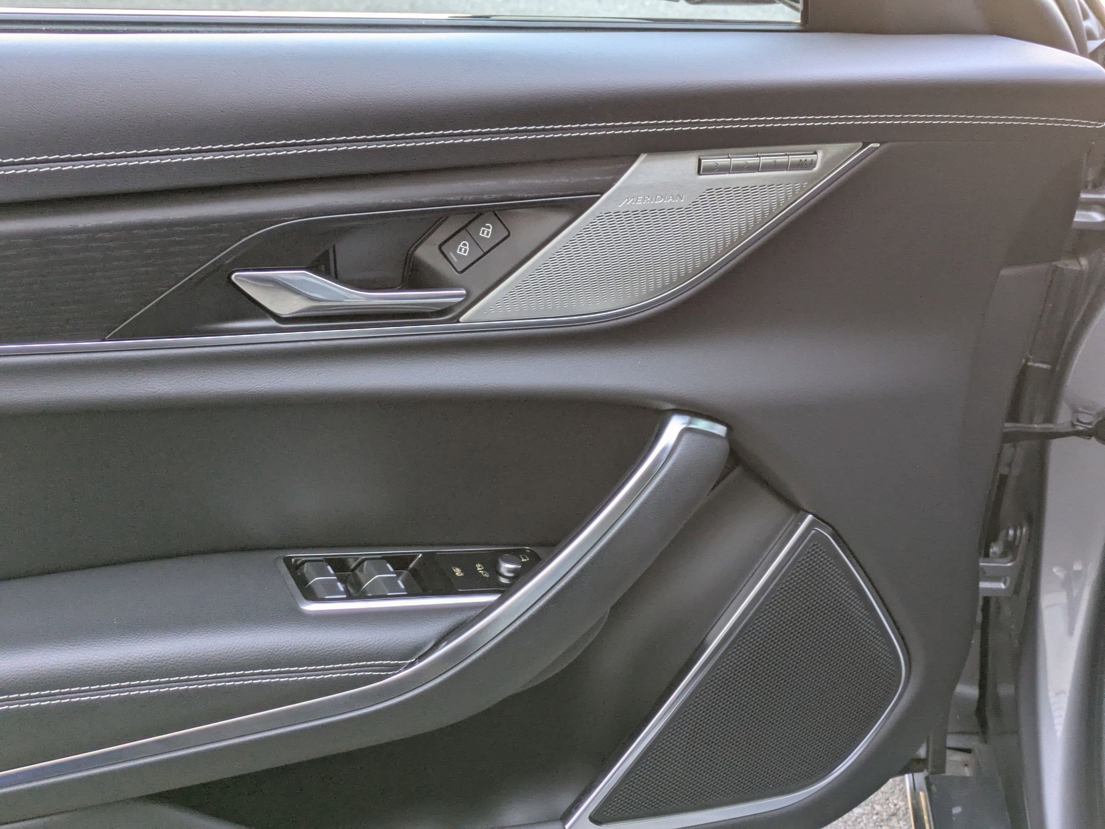 2024 Jaguar XF P300 R-Dynamic SE AWD photo 12