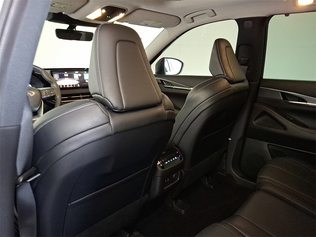 2023 Infiniti QX60 Luxe photo 11