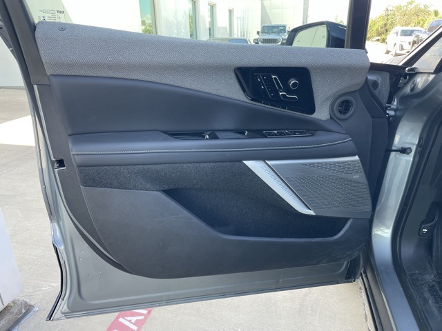 2025 Cadillac Optiq Luxury photo 12