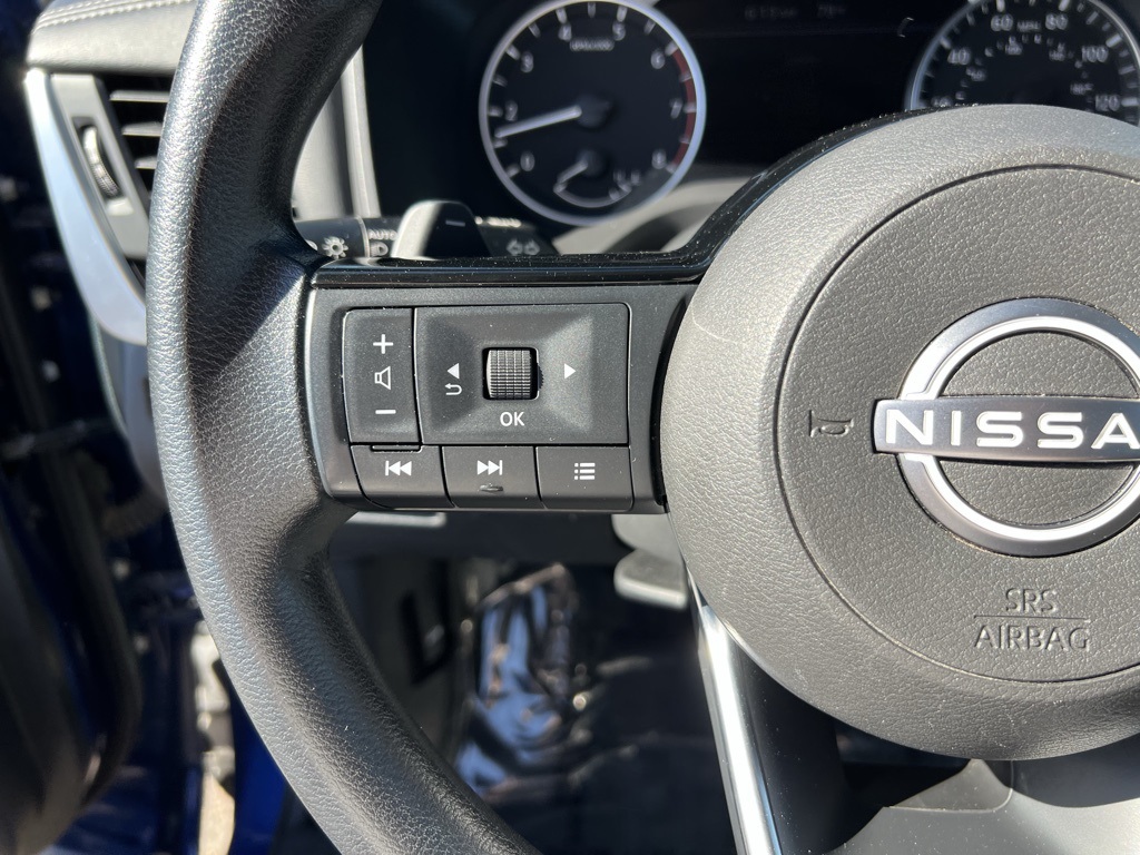 2023 Nissan Rogue SV photo 13