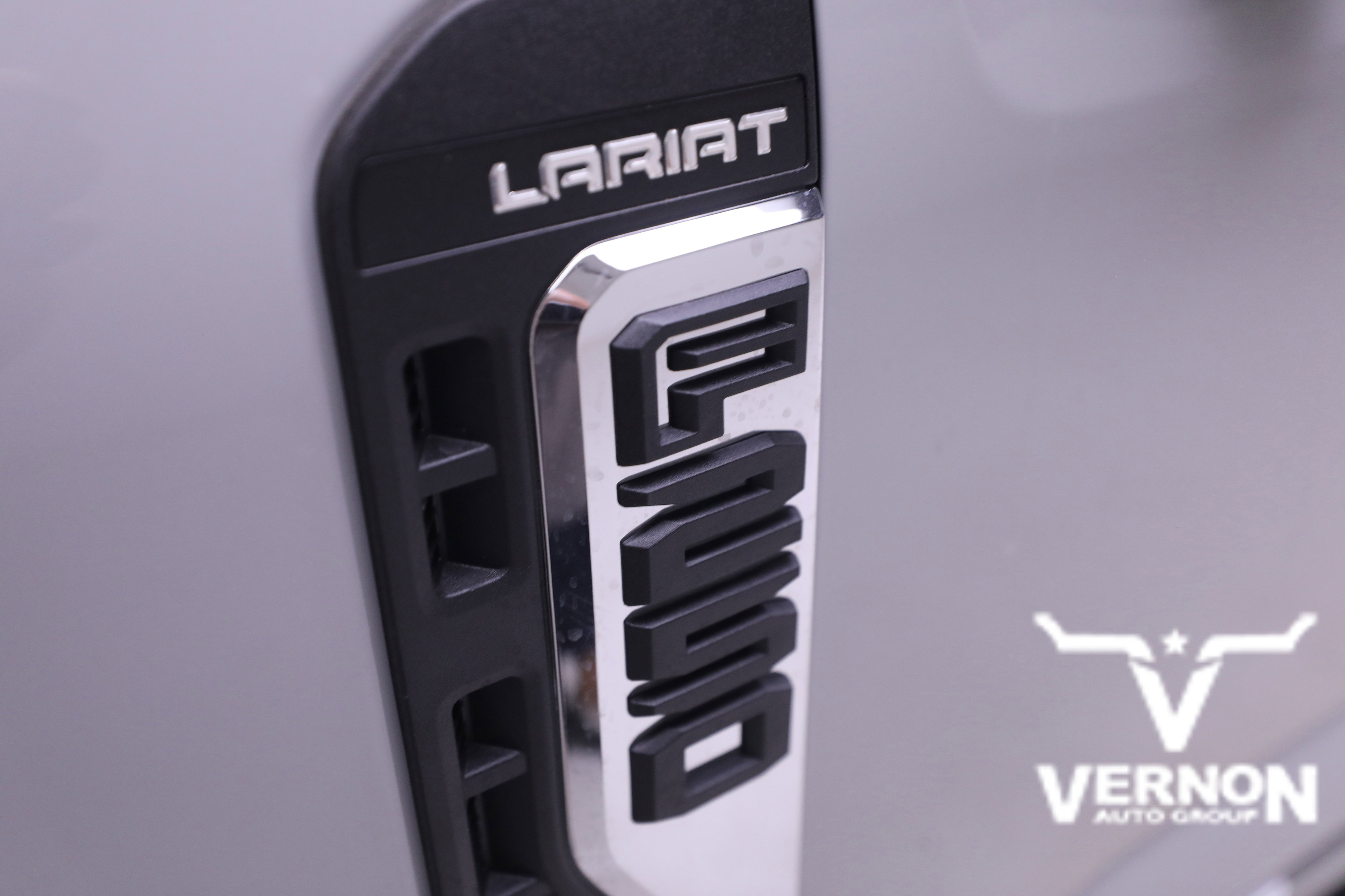 2026 Ford F-250 Lariat photo 3