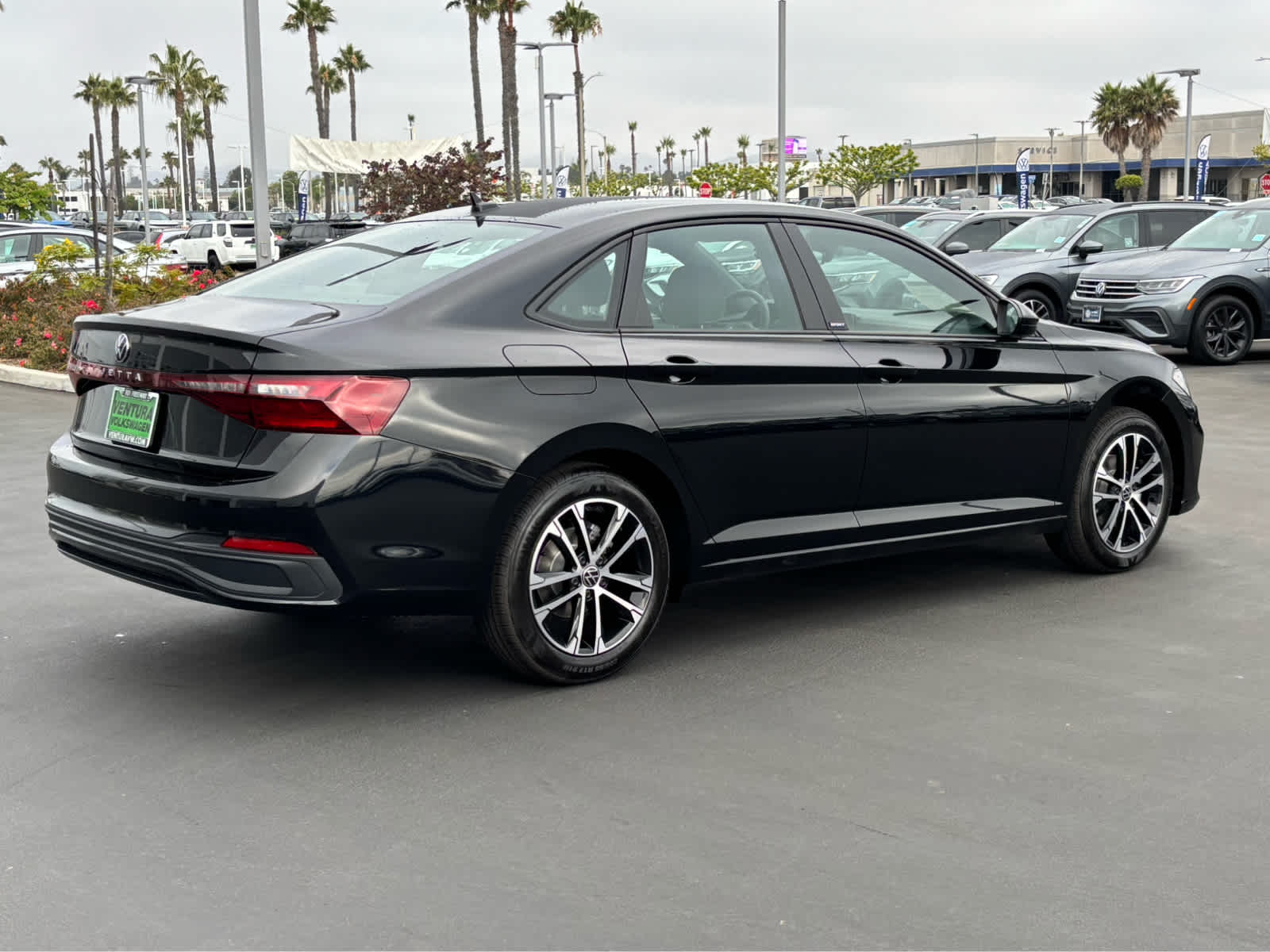 2025 Volkswagen Jetta Sport photo 3