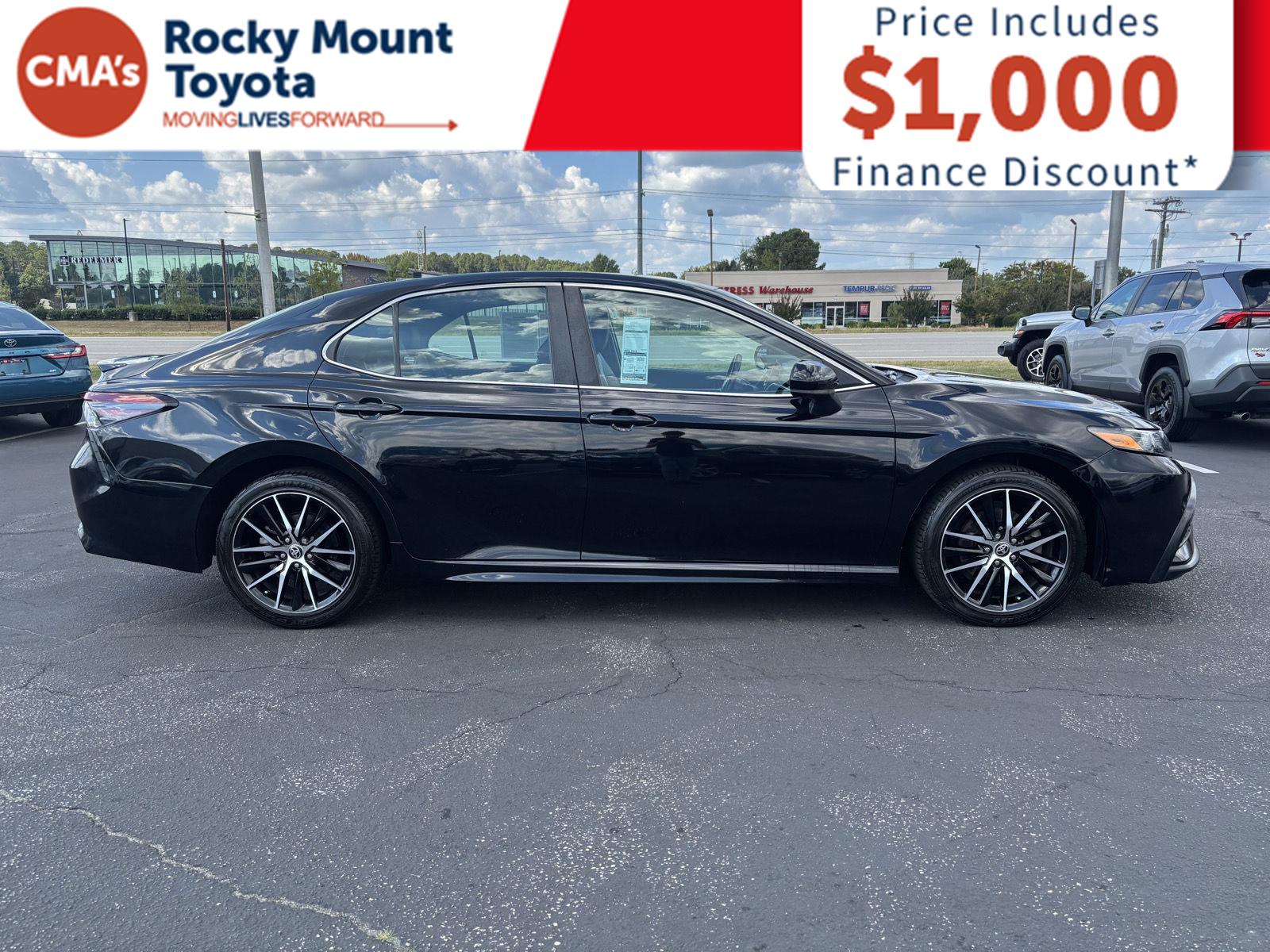 2021 Toyota Camry SE photo 8