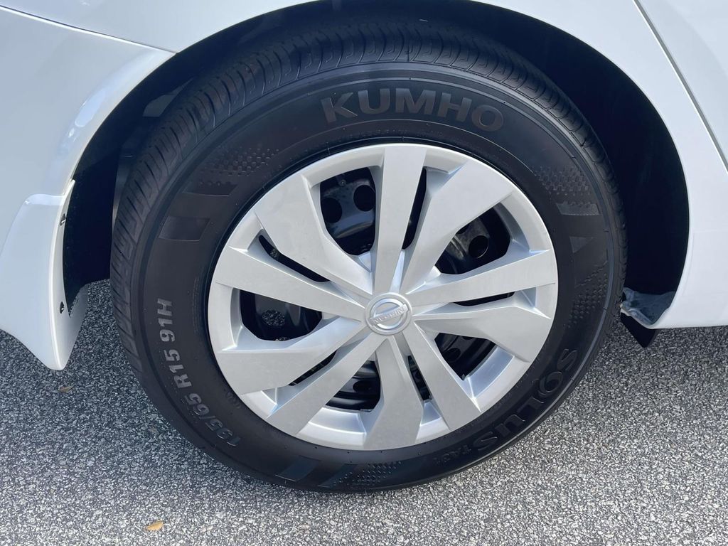 2025 Nissan Versa S photo 6