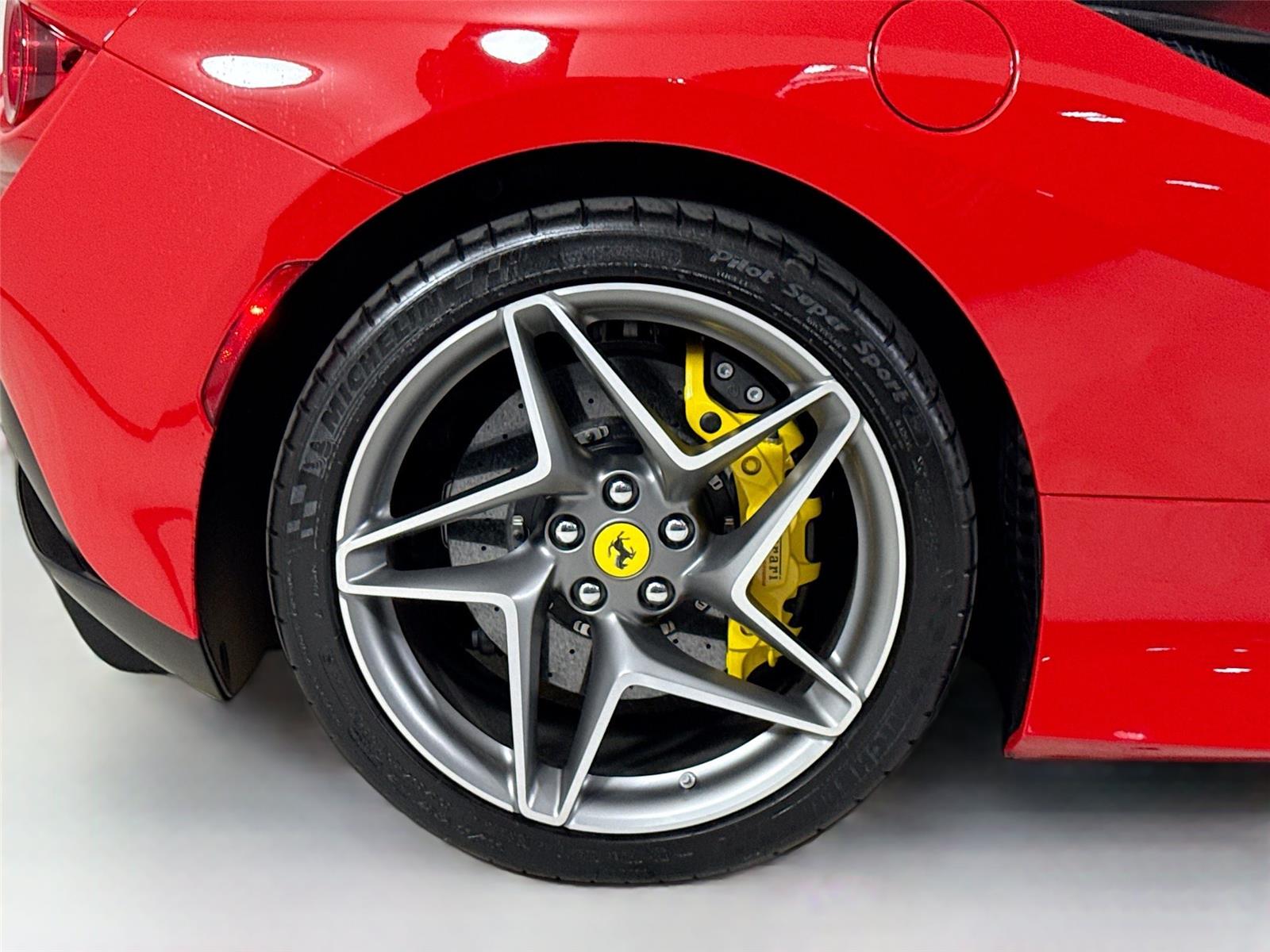 2022 Ferrari F8 Spider photo 29