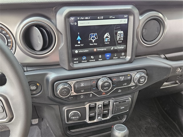 2023 Jeep Gladiator Willys photo 18