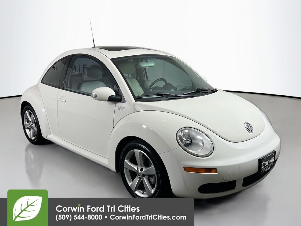 2008 Volkswagen New Beetle Triple White's photo