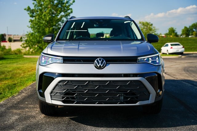 2025 Volkswagen Taos S photo 34