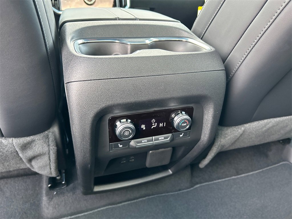 2026 GMC ACADIA - Image 28