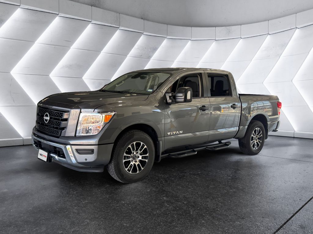 2024 Nissan Titan SV photo 3