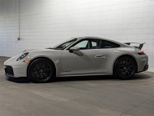 2025 Porsche 911 GTS photo 2