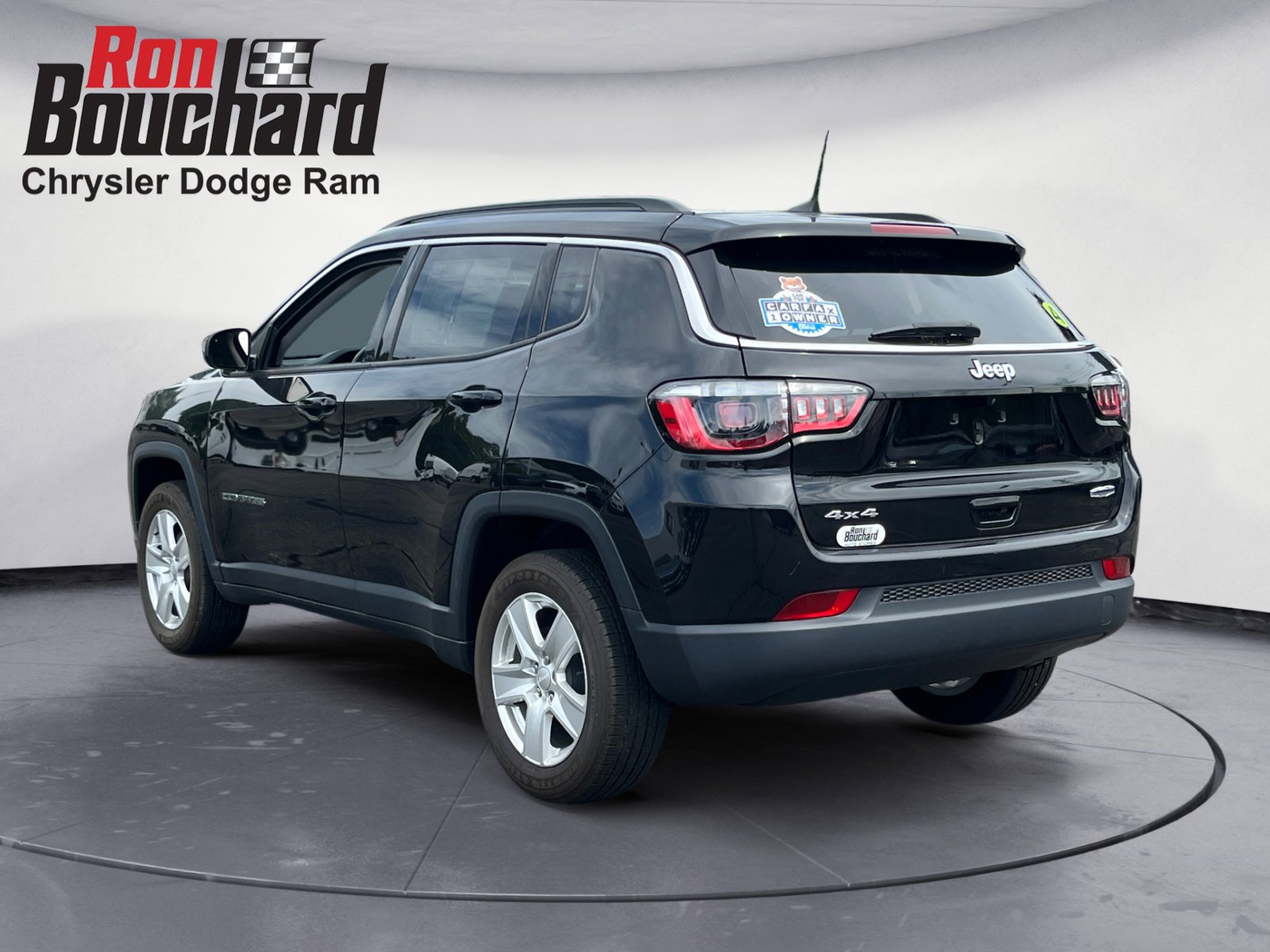 2022 Jeep Compass Latitude photo 2