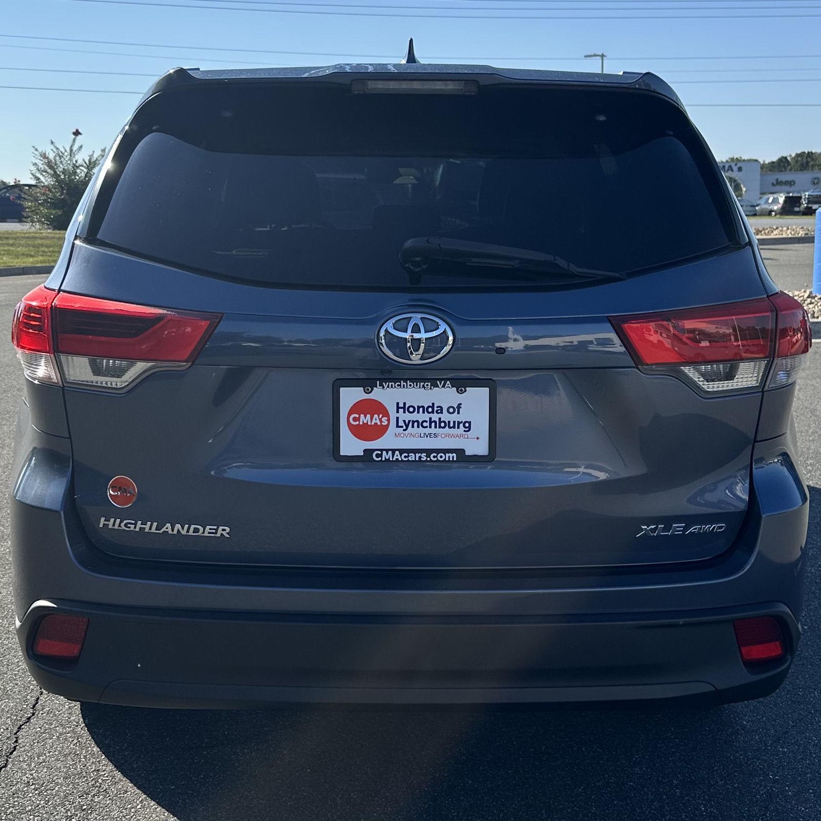 2017 Toyota Highlander XLE photo 3