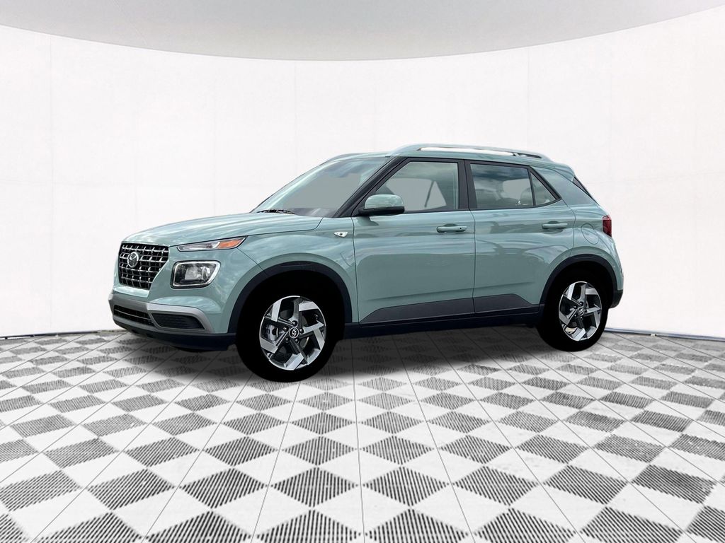 2025 Hyundai Venue SEL photo 2