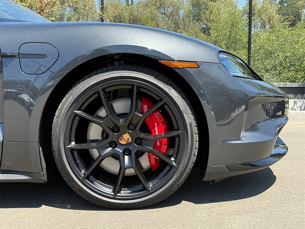 2025 Porsche Taycan GTS photo 13