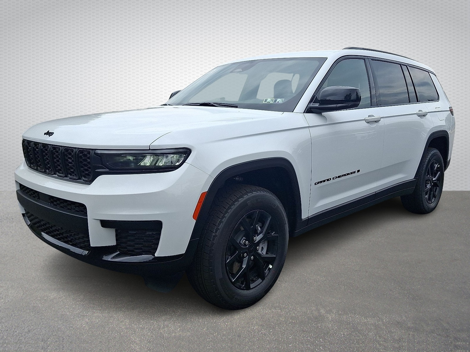 2025 Jeep Grand Cherokee Altitude photo 2