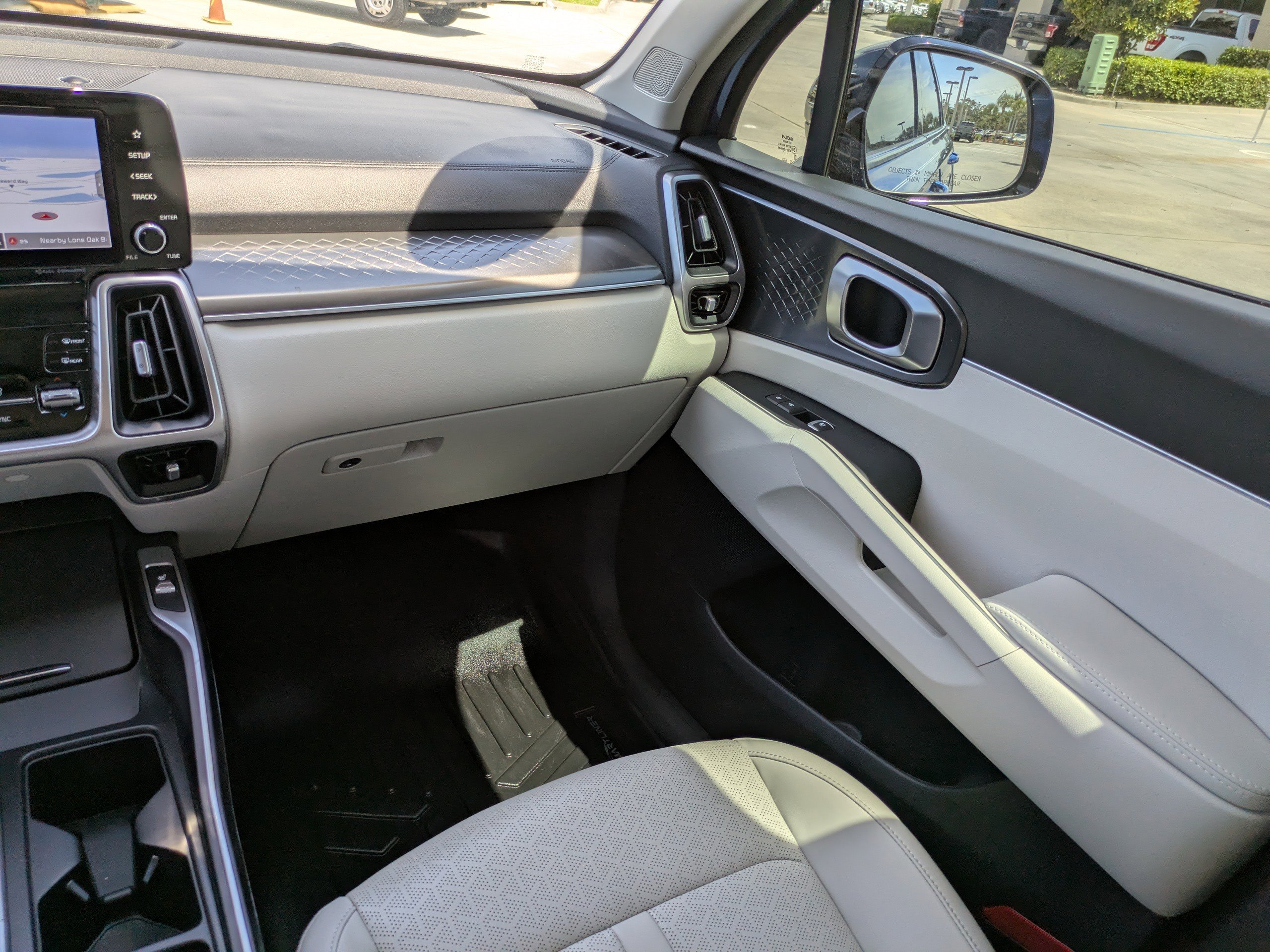 2022 Kia Sorento S photo 12