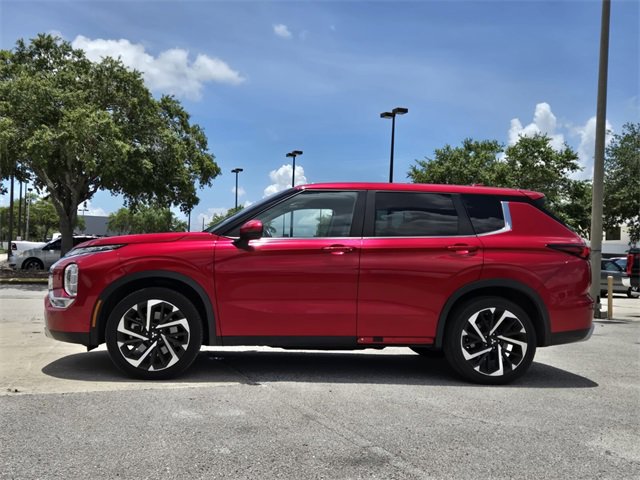 2022 Mitsubishi Outlander SE photo 4
