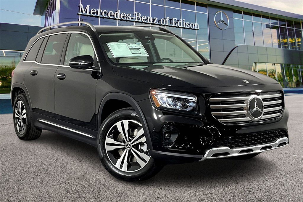 2026 Mercedes-Benz GLB GLB 250's photo