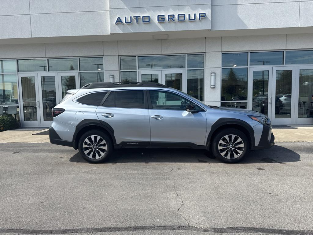 2023 Subaru Outback Limited photo 2