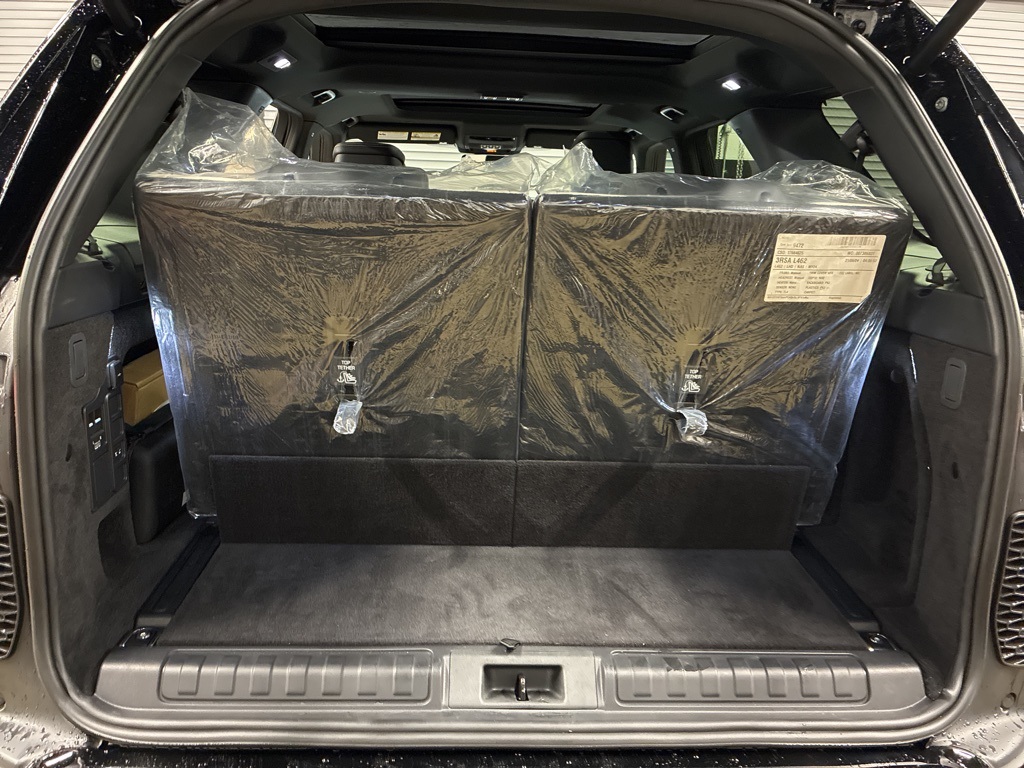 2024 Land Rover Discovery SE photo 36