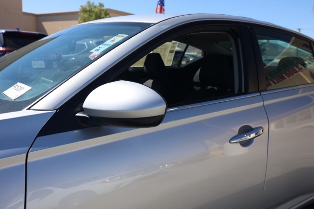 2022 Nissan Altima 2.5 SV photo 11