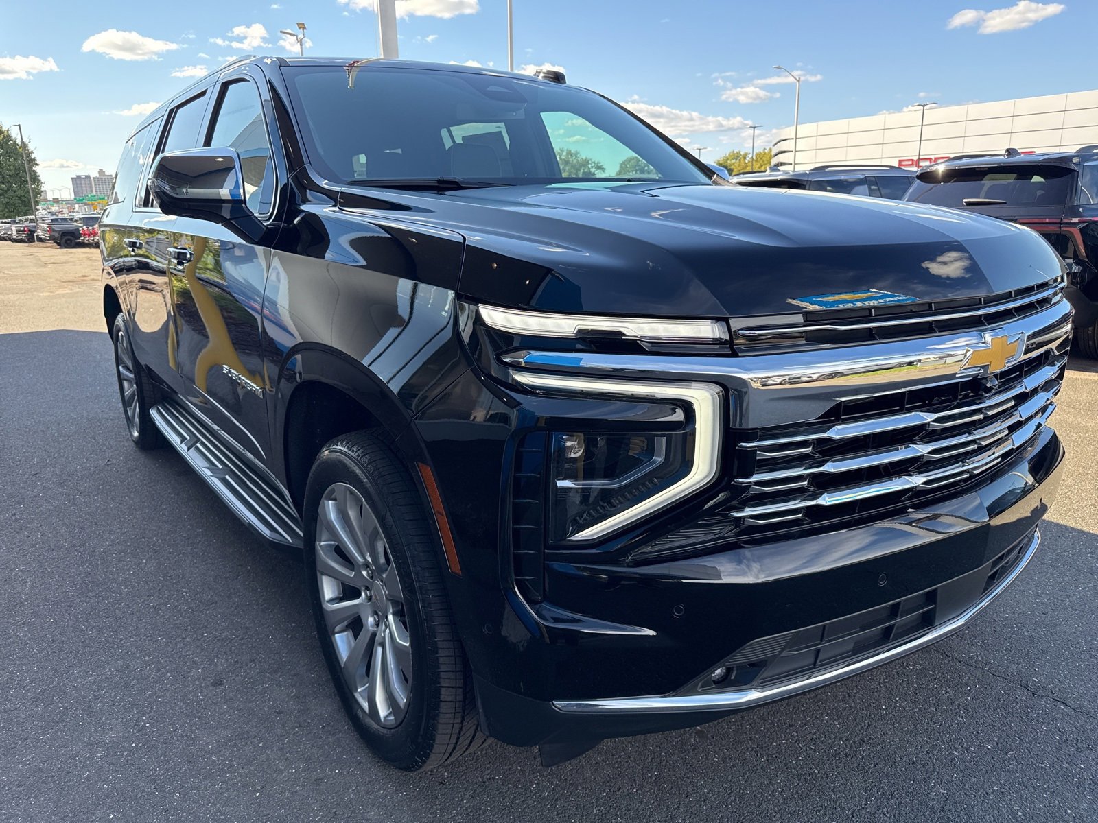2025 Chevrolet Suburban Premier photo 4