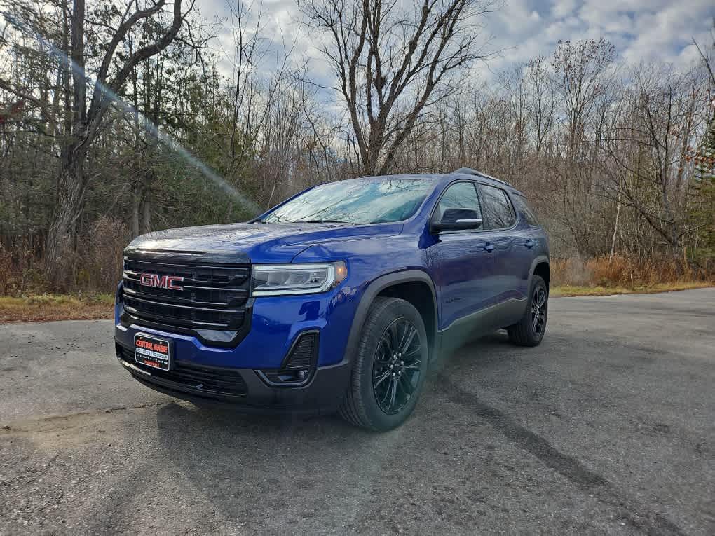2023 GMC Acadia SLT's photo