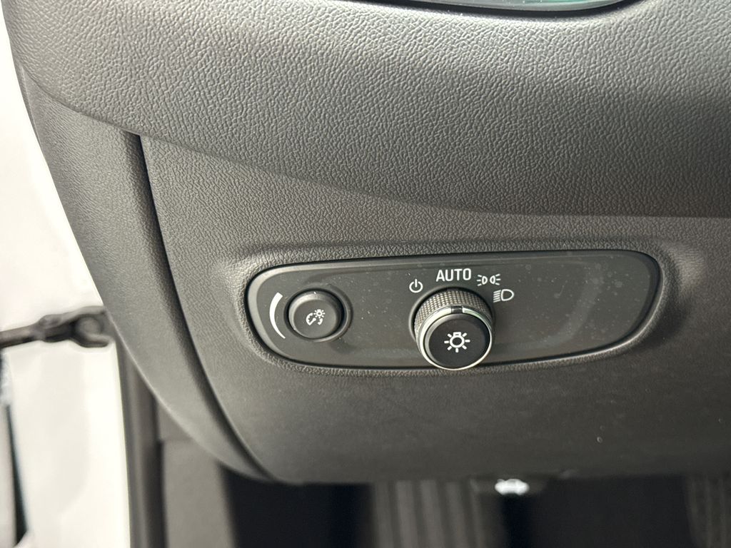 2023 Chevrolet Equinox LS photo 14