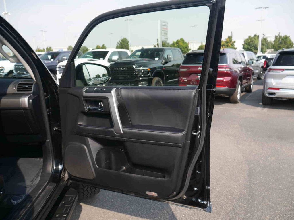 2024 Toyota 4Runner SR5 Premium photo 22