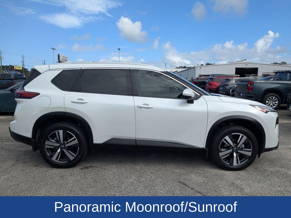 2024 Nissan Rogue SL photo 3