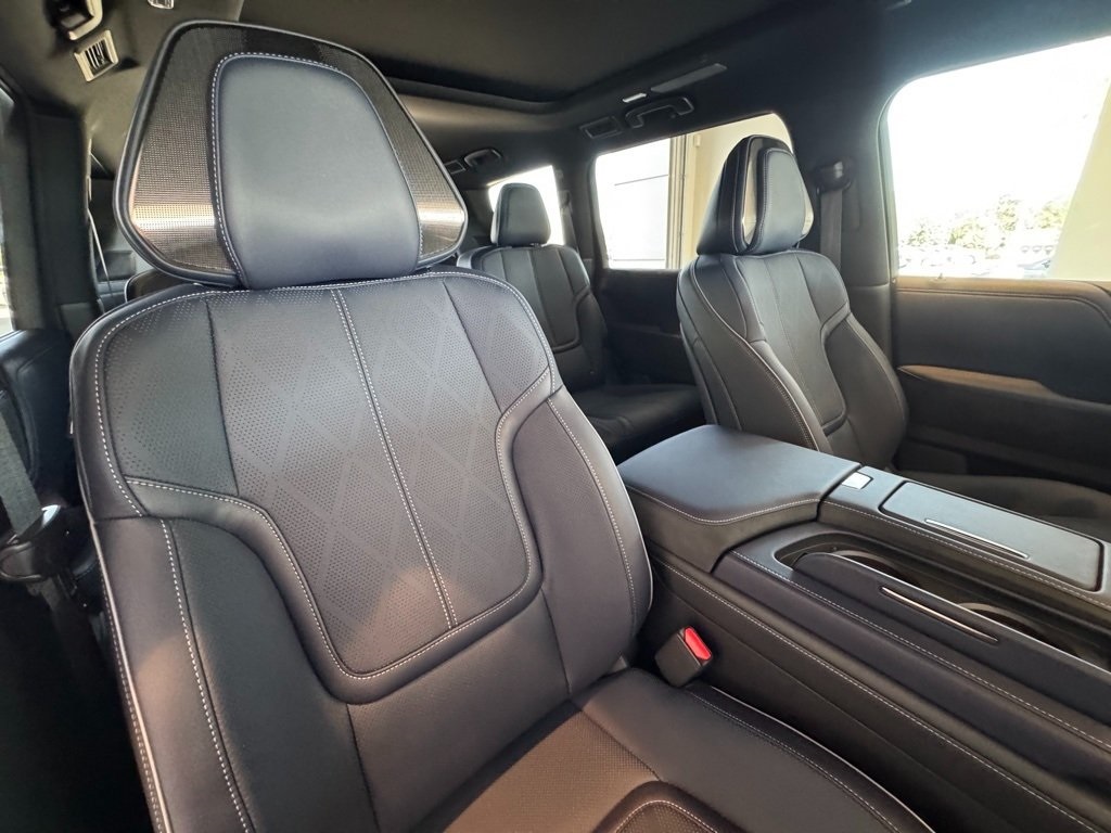 2026 Infiniti QX80 Sensory photo 7