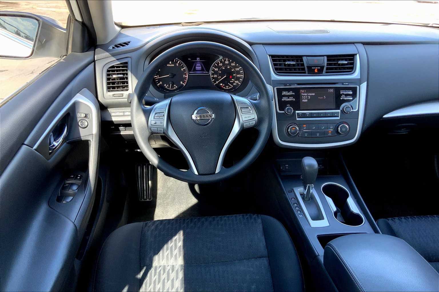 2017 Nissan Altima 2.5 S photo 4