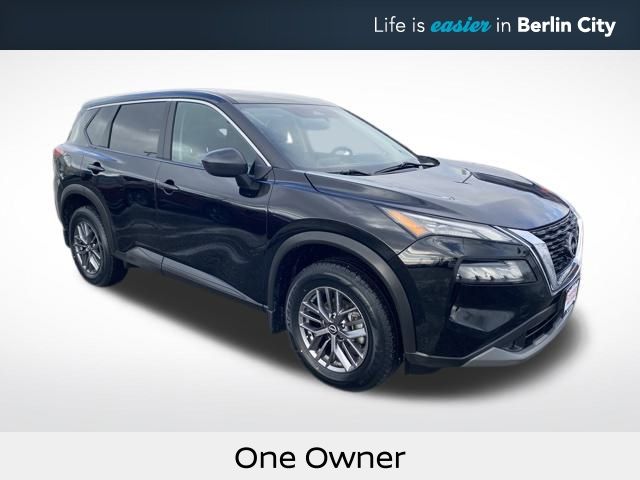 2023 Nissan Rogue S's photo