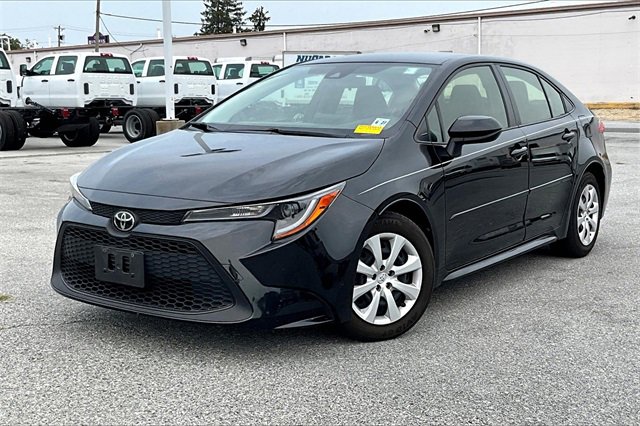 2022 Toyota Corolla LE photo 2