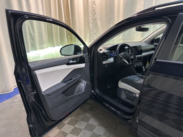 2025 Volkswagen Taos S photo 10