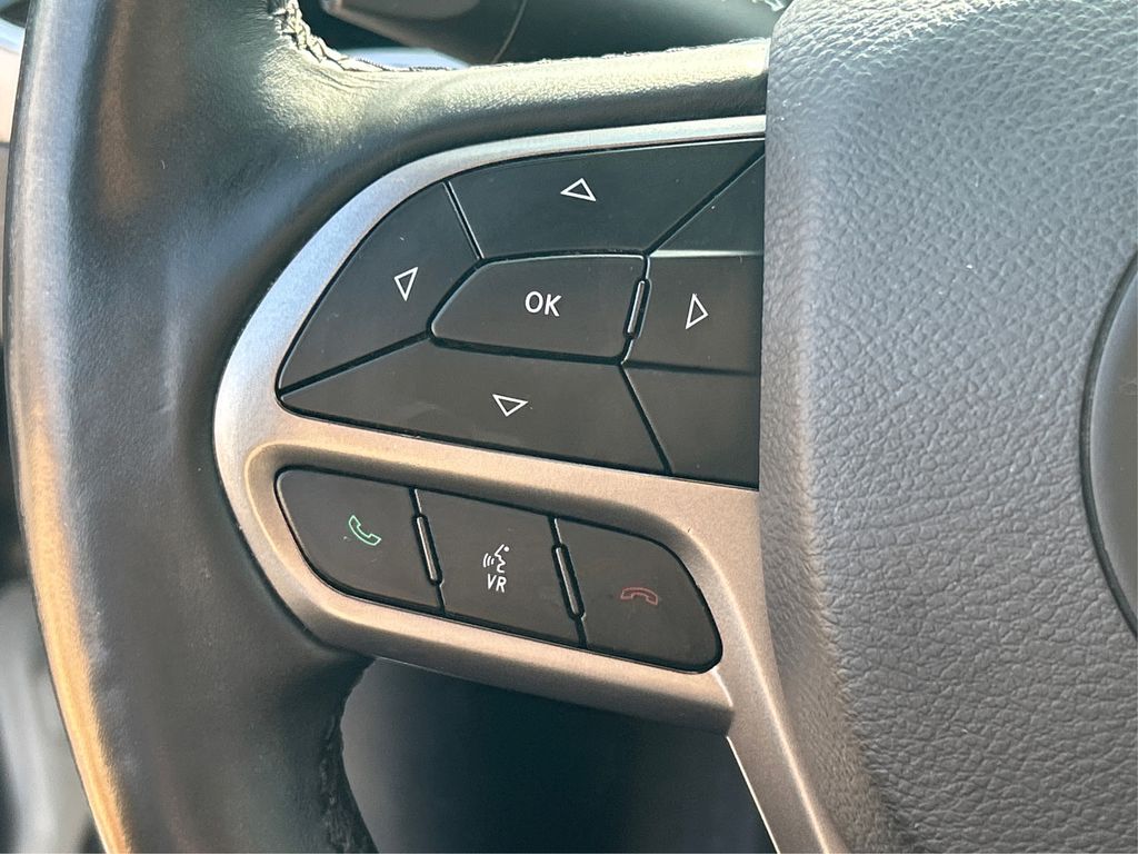 2019 Jeep Cherokee Limited photo 28