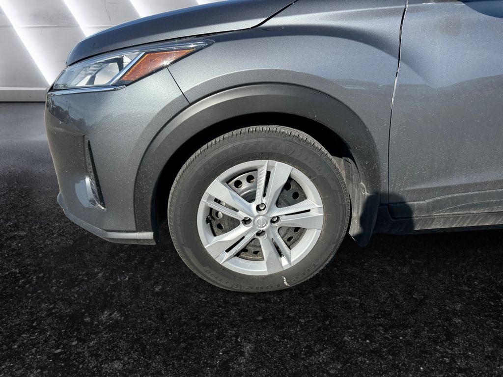 2025 Nissan Kicks Play S photo 26
