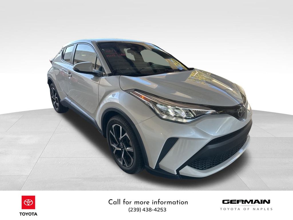2020 Toyota C-HR XLE photo 3