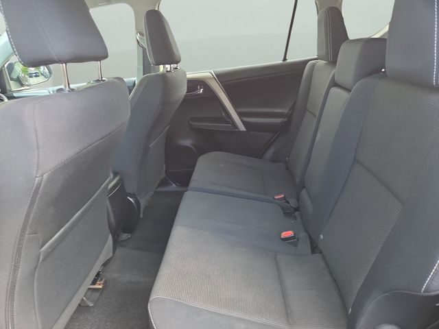 2017 Toyota RAV4 XLE photo 27